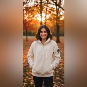 Nug Ireland Womens Ivory Heavyweight Sherpa XS 1/4 Zip Jacket Hoodie Outdoor